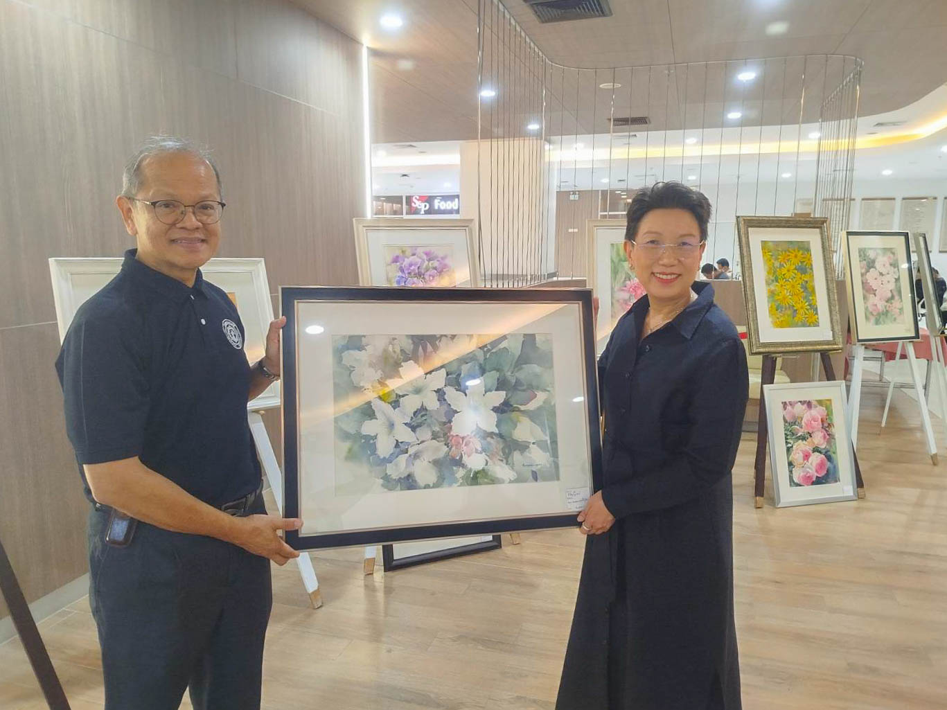 ชมรมสุขสีน้ำจัดกิจกรรมประมูลภาพวาด ระดมทุนเพื่อทารกแรกเกิด โรงพยาบาลราชวิถี ภาพที่ 4