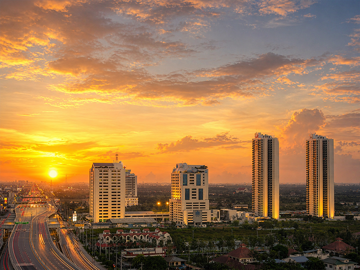 Bangna Towers and Teo Hong Silom Group
